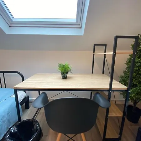 Ξενοδοχείο Capstay - Netflix 2*