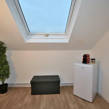 Capstay - Netflix Hotel 2*