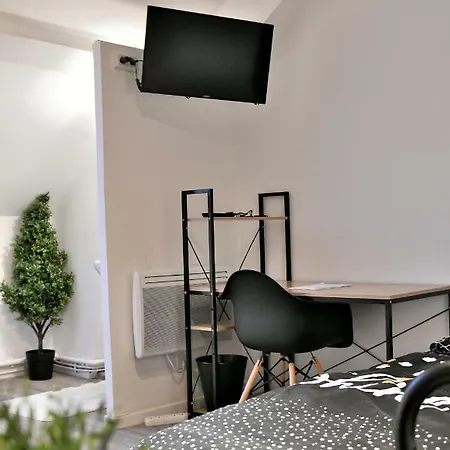 Capstay - Netflix Hotel 2*