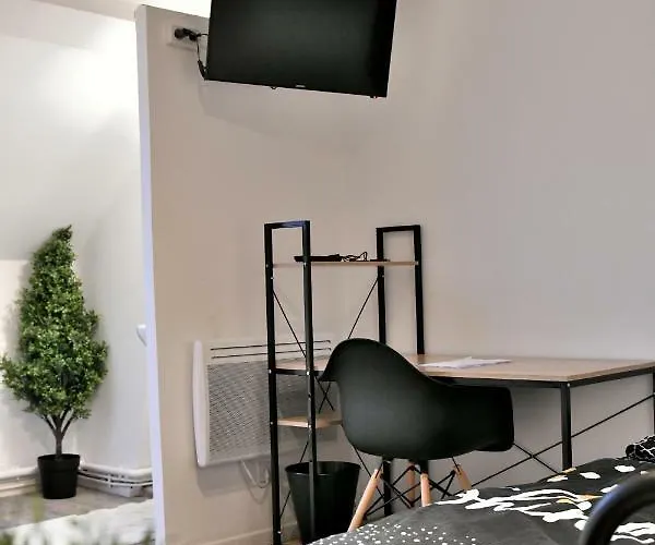 Capstay - Netflix Hotel 2*